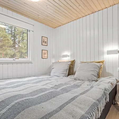 3 Bedroom Awesome In Сasa de vacaciones Ringkøbing