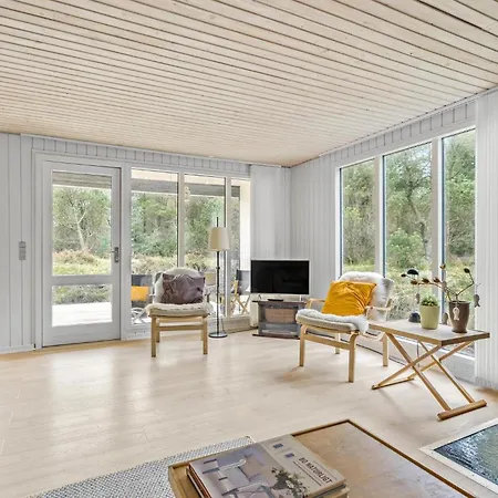 3 Bedroom Awesome In Сasa de vacaciones Ringkøbing