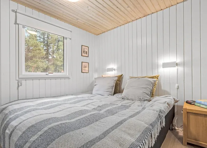 3 Bedroom Awesome In Сasa de vacaciones Ringkøbing