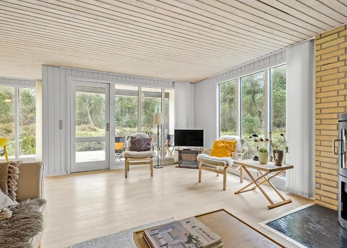 3 Bedroom Awesome In Сasa de vacaciones Ringkøbing