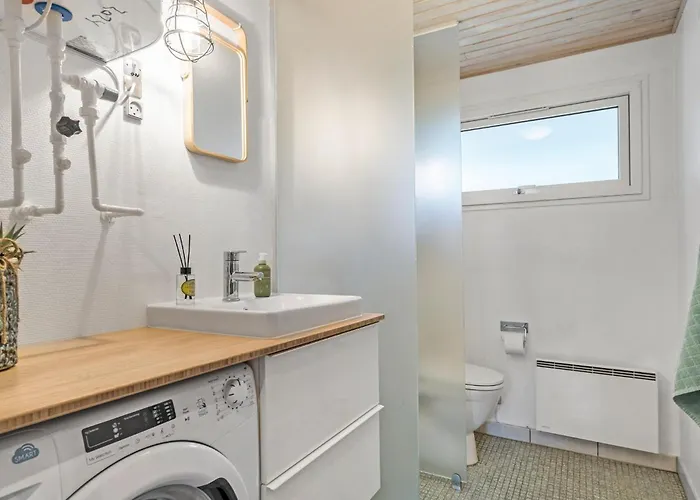 Сasa de vacaciones 3 Bedroom Awesome In